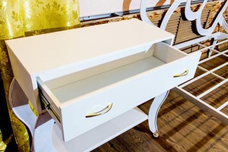 Дамский столик