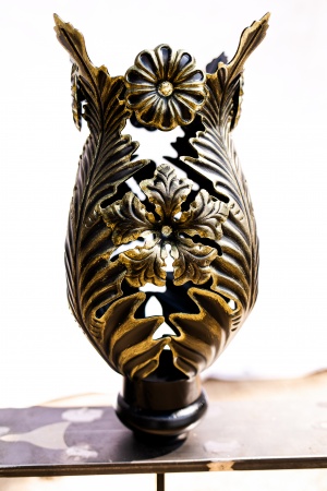 кованая ваза А13